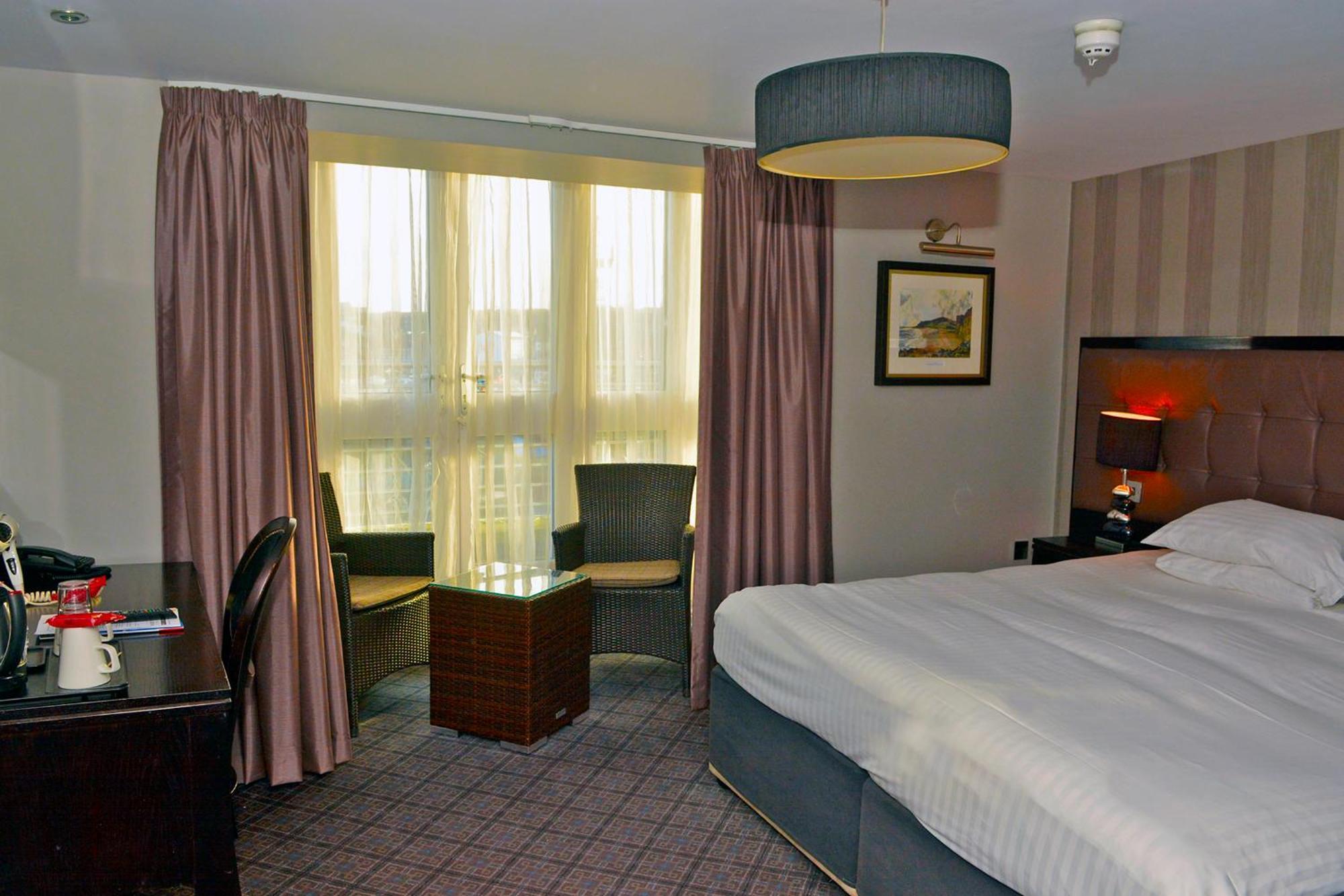 The Angel Hotel Wetherspoon Уитби Екстериор снимка