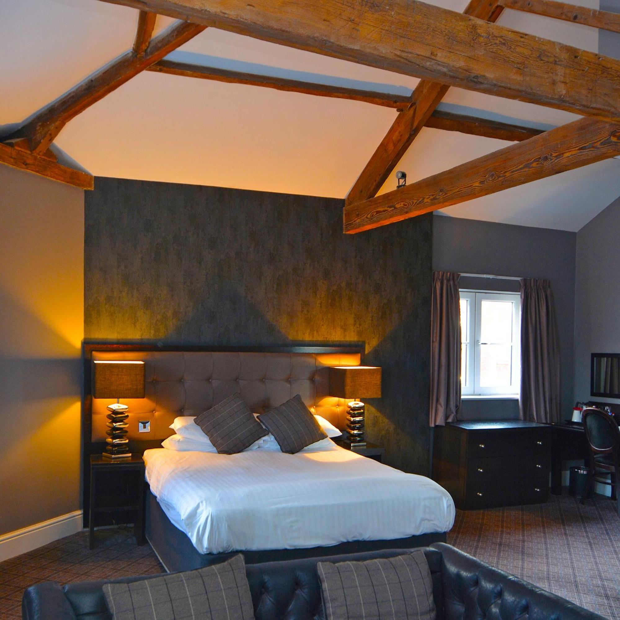 The Angel Hotel Wetherspoon Уитби Екстериор снимка