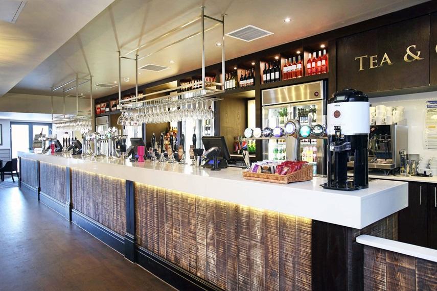 The Angel Hotel Wetherspoon Уитби Екстериор снимка