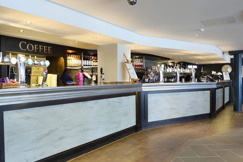 The Angel Hotel Wetherspoon Уитби Екстериор снимка