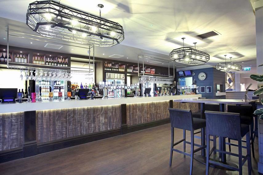 The Angel Hotel Wetherspoon Уитби Екстериор снимка