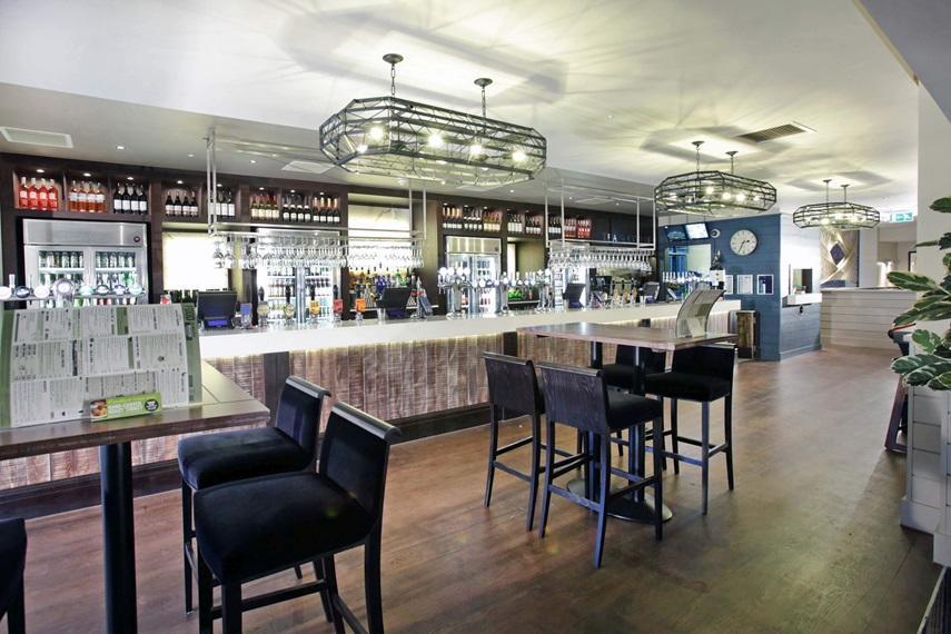 The Angel Hotel Wetherspoon Уитби Екстериор снимка