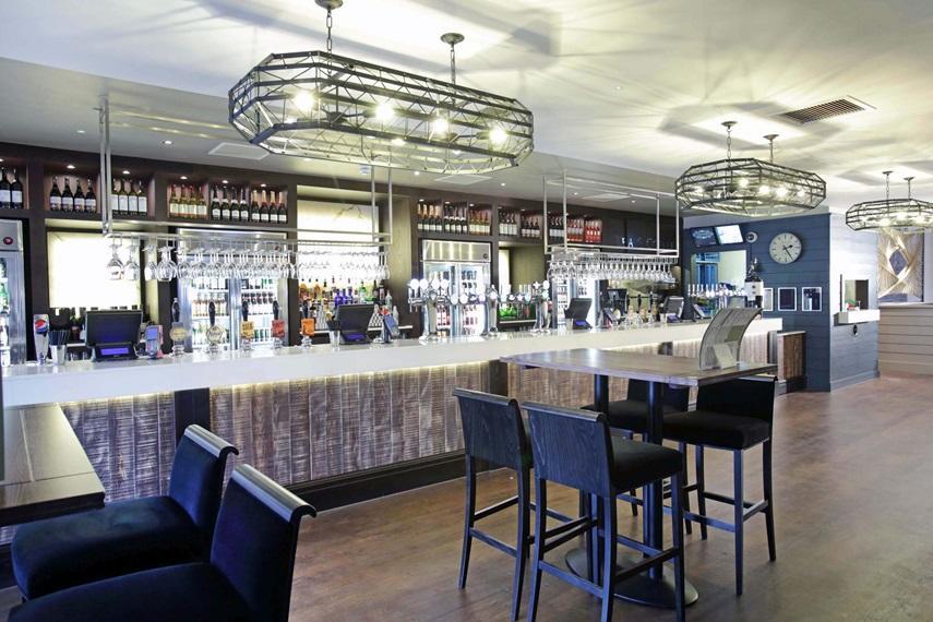 The Angel Hotel Wetherspoon Уитби Екстериор снимка