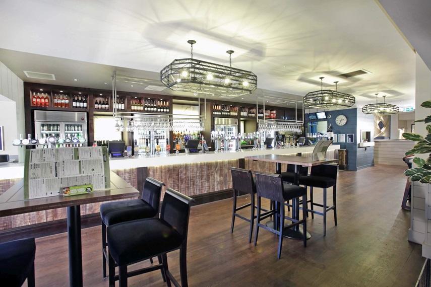 The Angel Hotel Wetherspoon Уитби Екстериор снимка