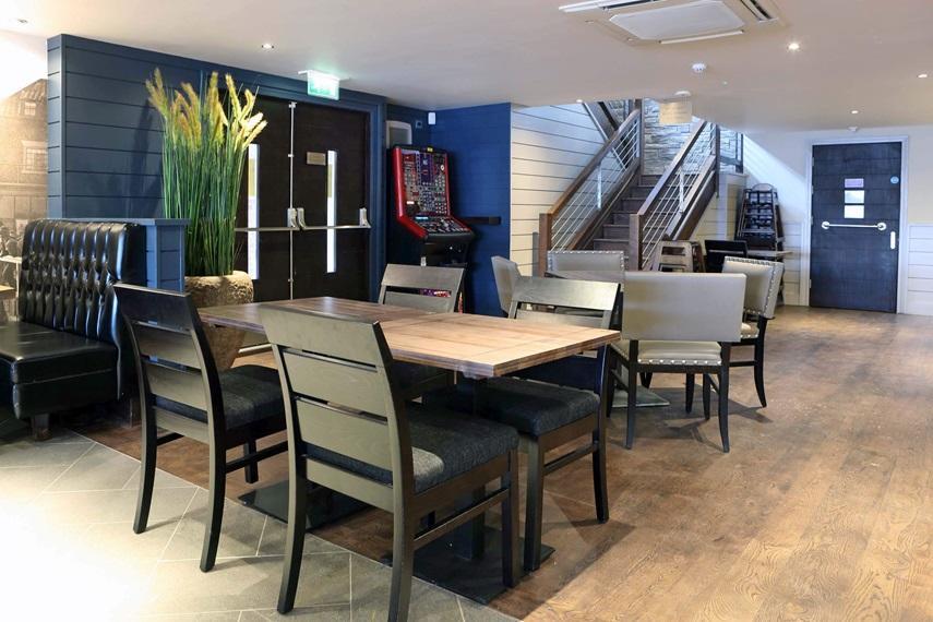 The Angel Hotel Wetherspoon Уитби Екстериор снимка