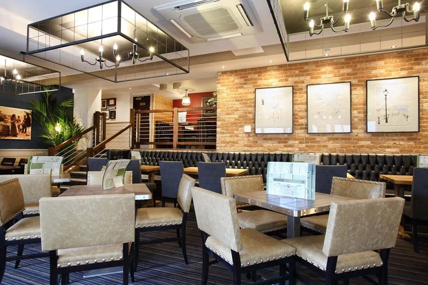The Angel Hotel Wetherspoon Уитби Екстериор снимка
