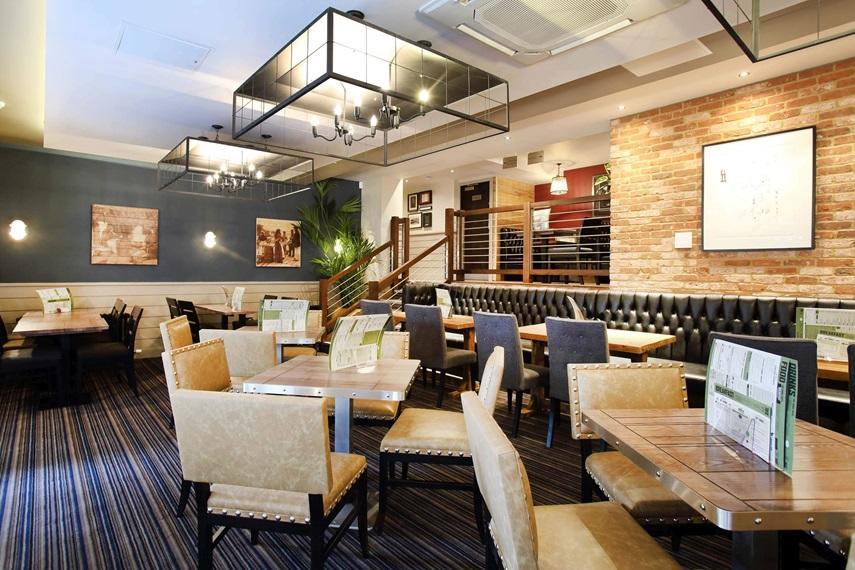The Angel Hotel Wetherspoon Уитби Екстериор снимка