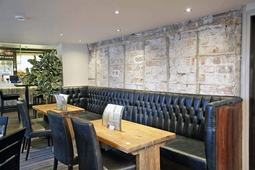The Angel Hotel Wetherspoon Уитби Екстериор снимка