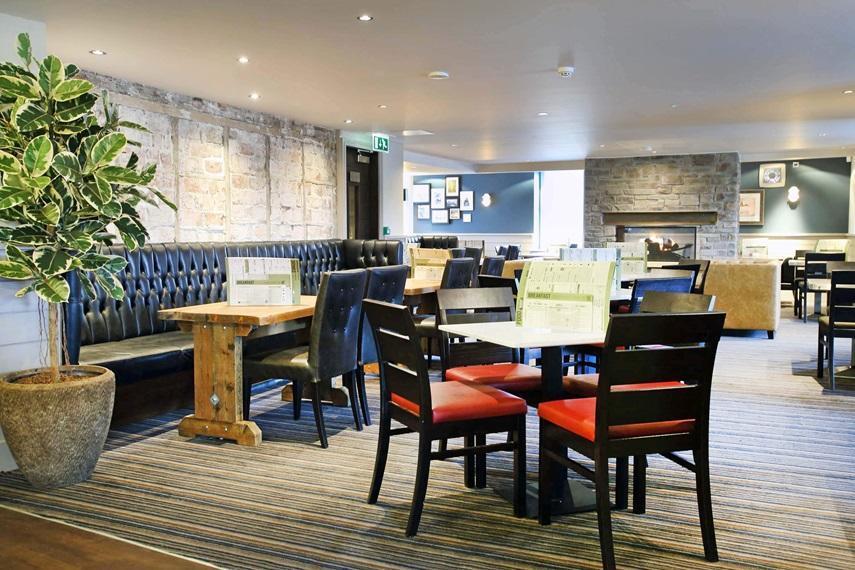 The Angel Hotel Wetherspoon Уитби Екстериор снимка