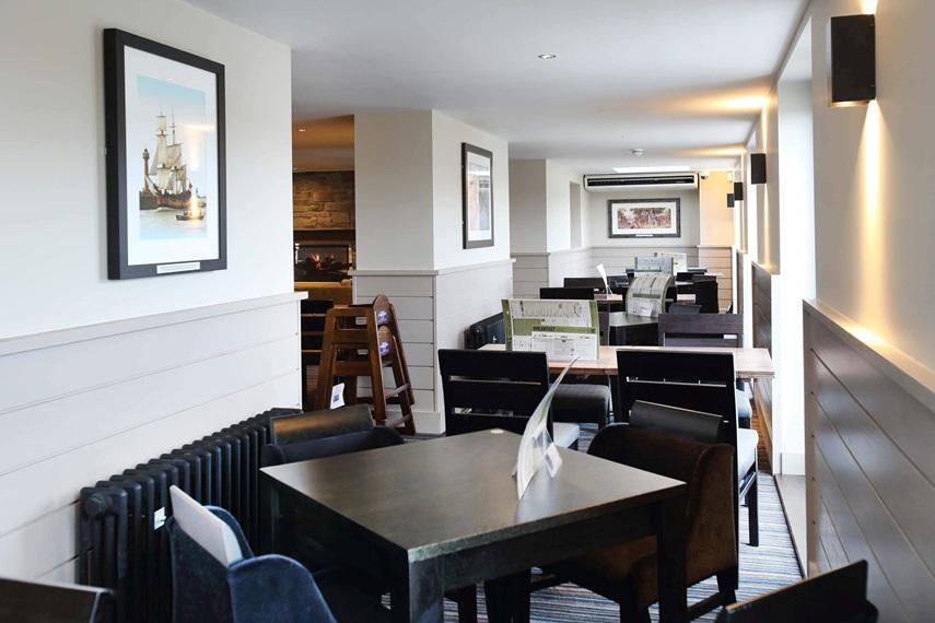 The Angel Hotel Wetherspoon Уитби Екстериор снимка