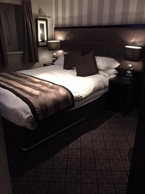 The Angel Hotel Wetherspoon Уитби Екстериор снимка